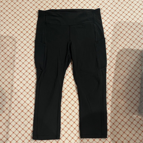 Lululemon Dark Green Cropped Leggings - Picture 1 of 4